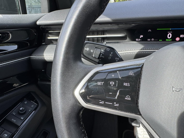 Vehicle Image 28
