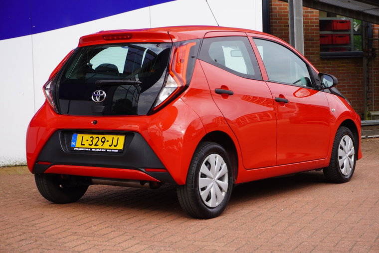 Vehicle Image 12