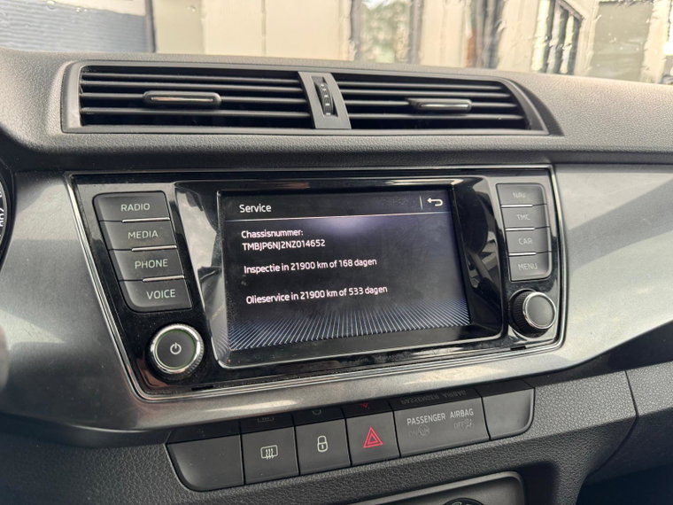 Vehicle Image 16