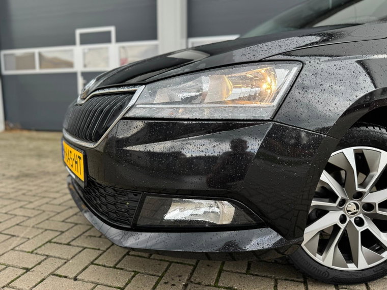 Vehicle Image 22