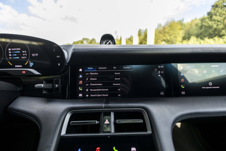Vehicle Image 52