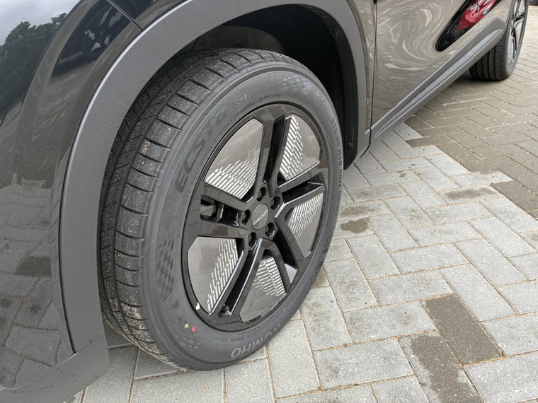 Vehicle Image 23