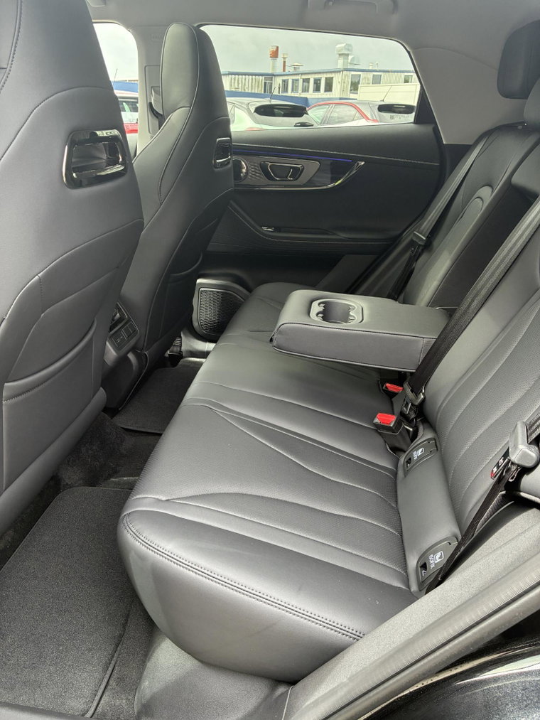 Vehicle Image 45