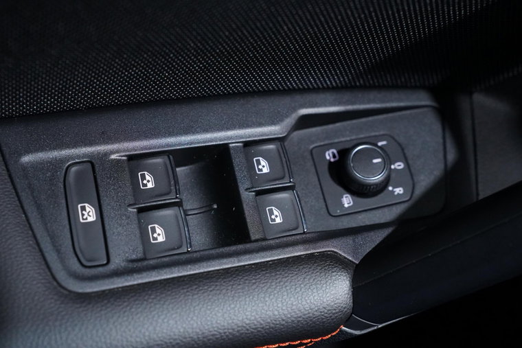 Vehicle Image 24