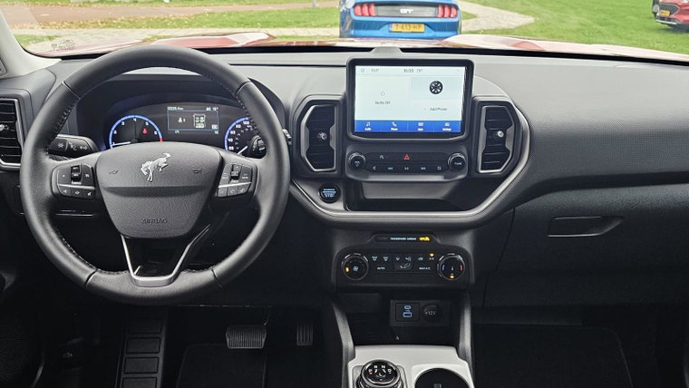 Vehicle Image 35
