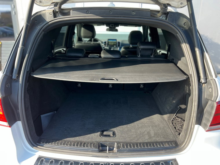 Vehicle Image 25
