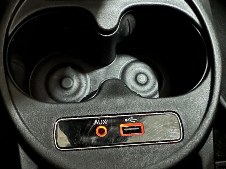 Vehicle Image 23