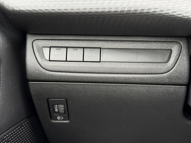 Vehicle Image 28