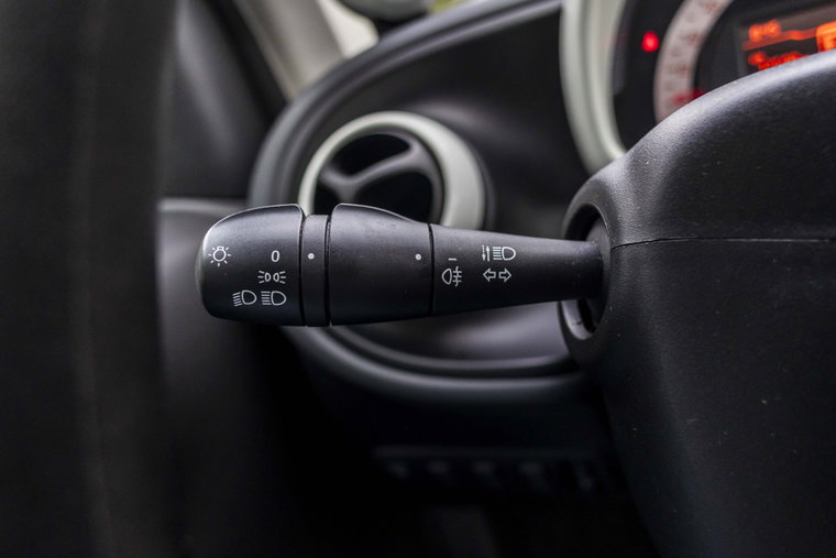 Vehicle Image 25
