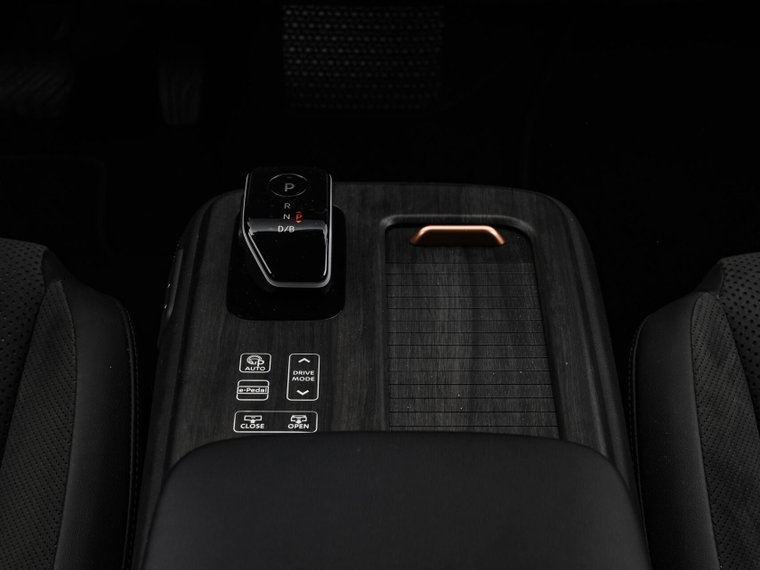 Vehicle Image 42