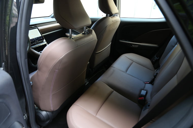 Vehicle Image 19