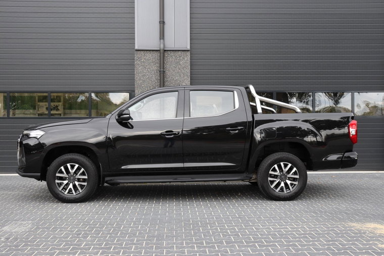 Vehicle Image 13