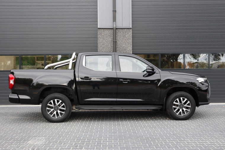 Vehicle Image 14
