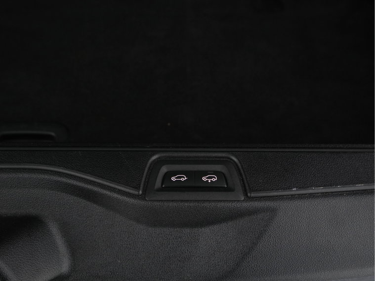 Vehicle Image 40