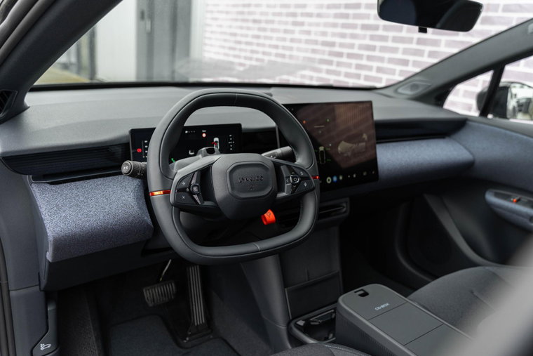 Vehicle Image 18
