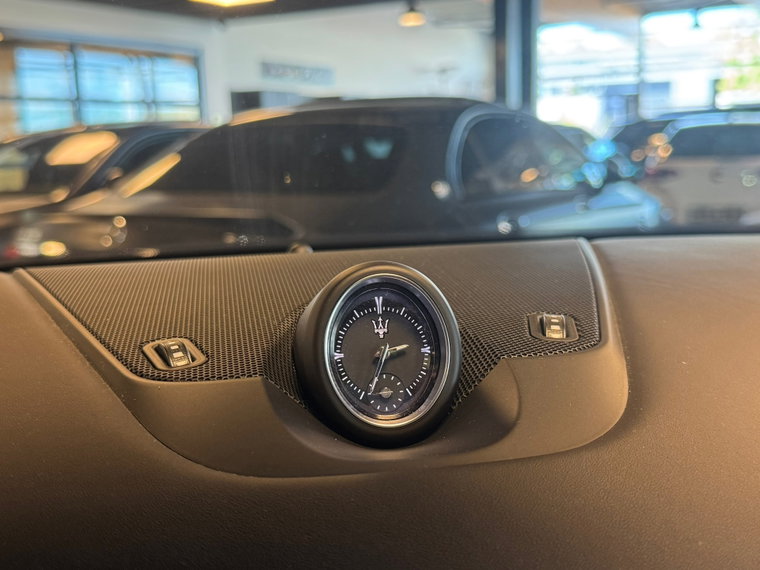 Vehicle Image 28
