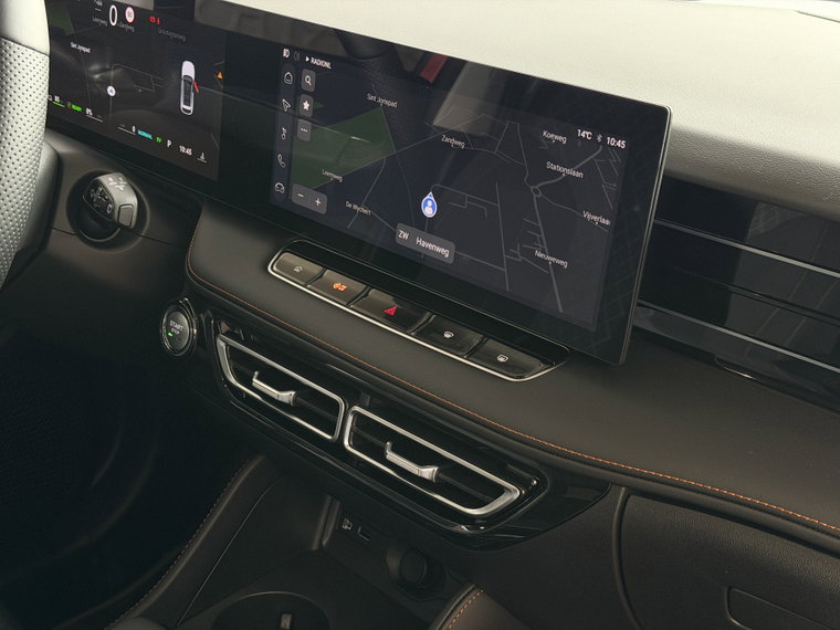 Vehicle Image 32