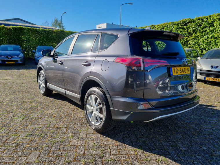 Vehicle Image 16