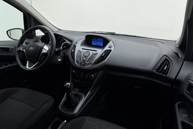 Vehicle Image 16