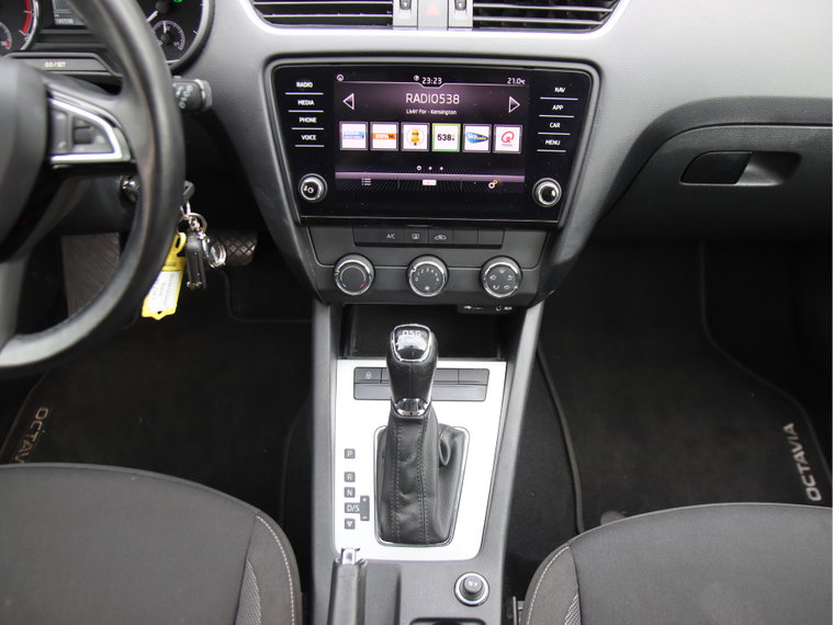 Vehicle Image 21