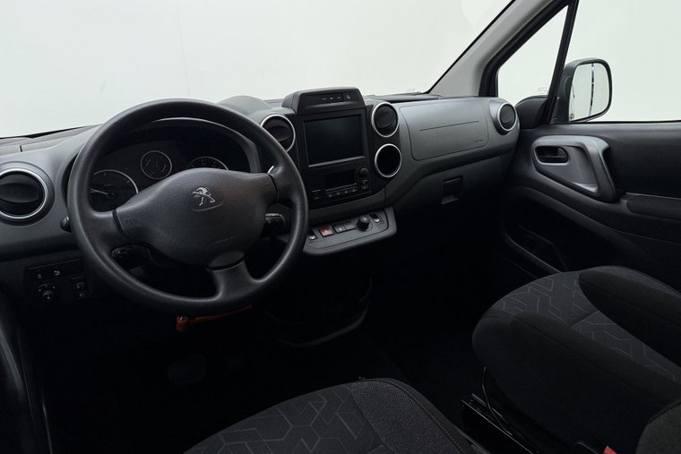 Vehicle Image 17