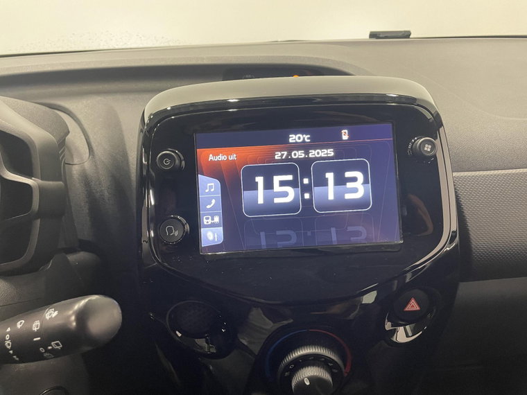 Vehicle Image 23
