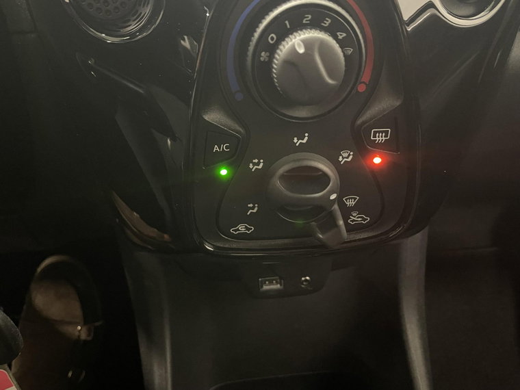Vehicle Image 24