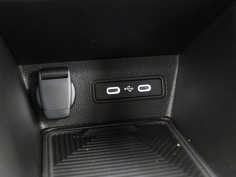 Vehicle Image 28