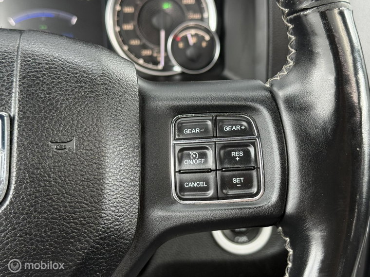 Vehicle Image 24