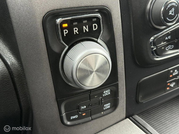 Vehicle Image 29