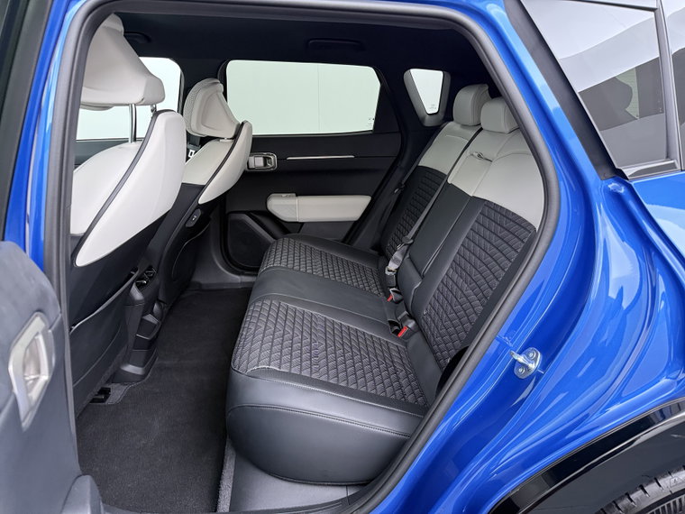 Vehicle Image 33