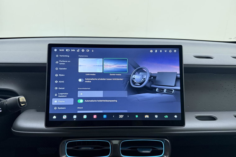 Vehicle Image 36