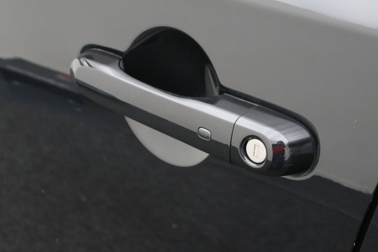 Vehicle Image 25
