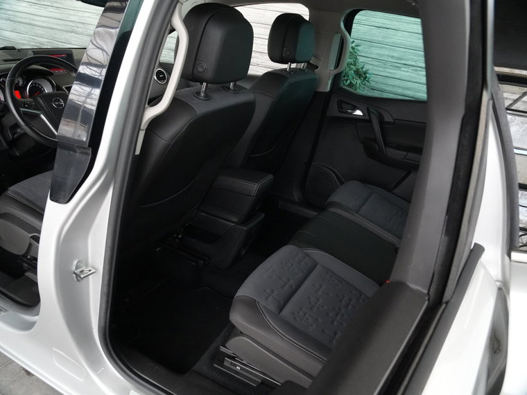Vehicle Image 37