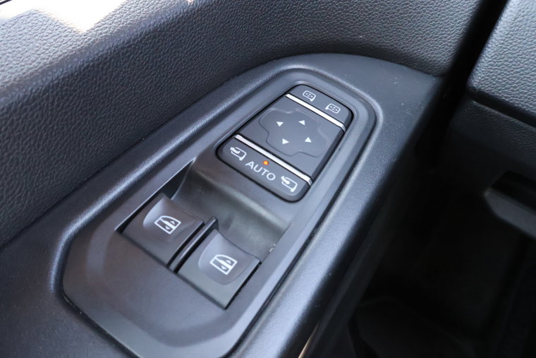 Vehicle Image 28