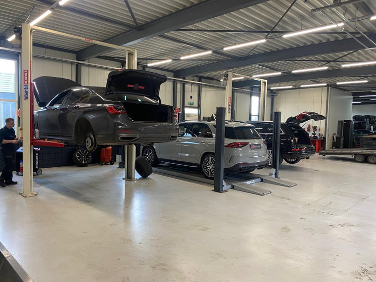 Vehicle Image 20