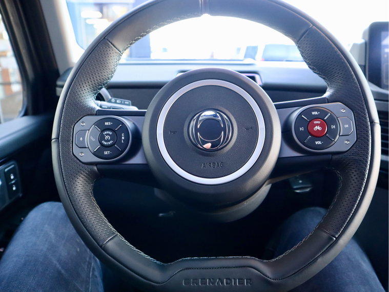 Vehicle Image 18