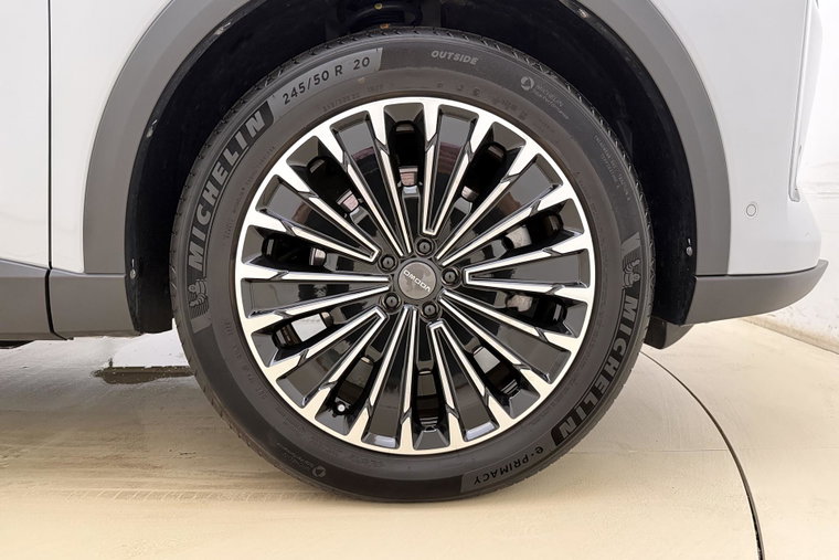 Vehicle Image 14