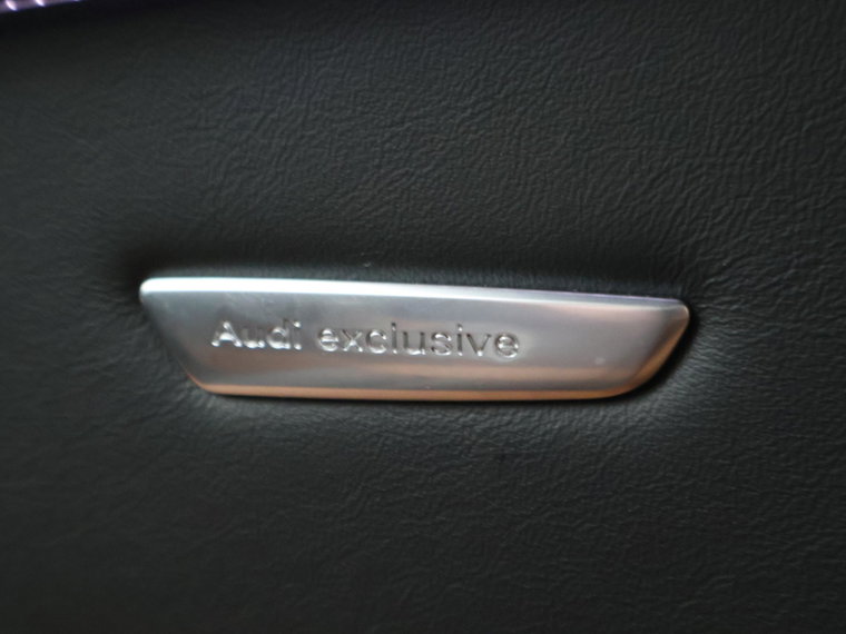 Vehicle Image 28