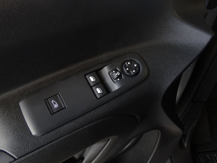 Vehicle Image 24