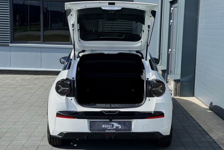 Vehicle Image 38