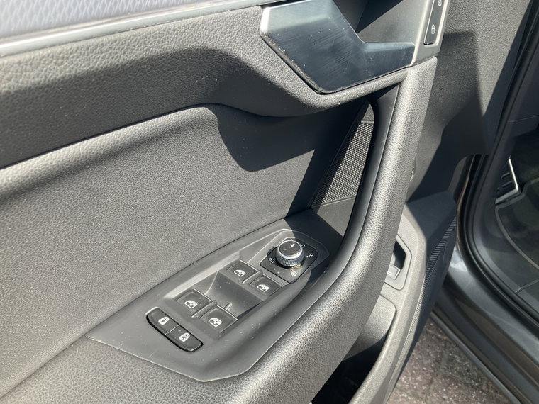 Vehicle Image 26