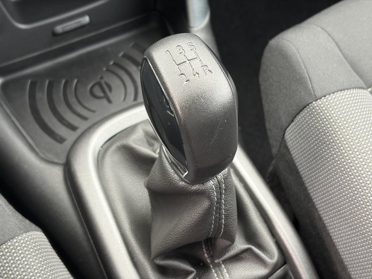 Vehicle Image 26