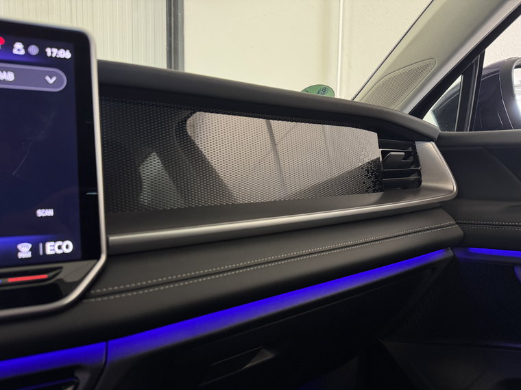 Vehicle Image 39
