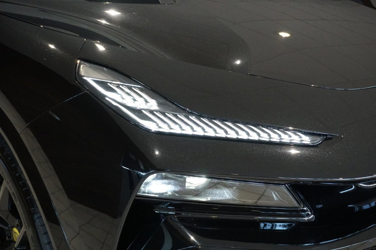 Vehicle Image 9