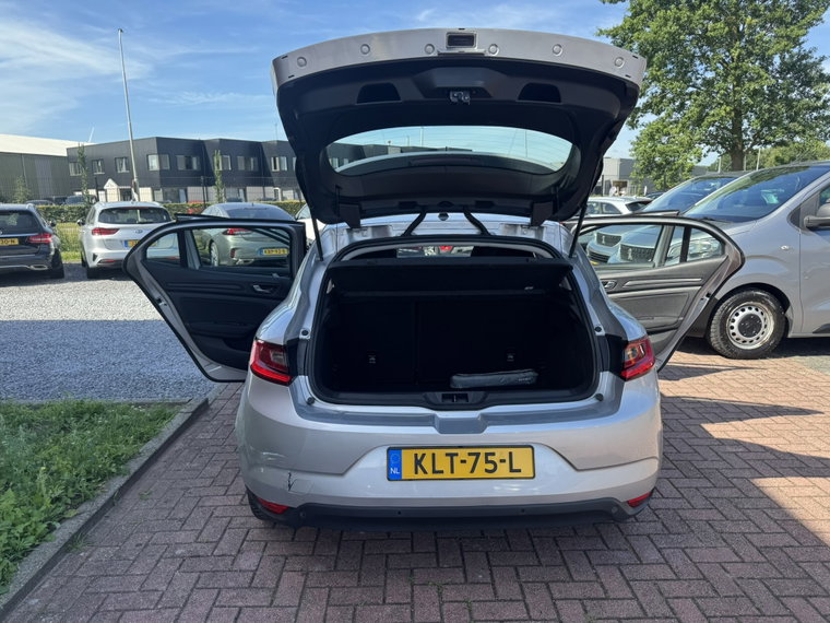Vehicle Image 23