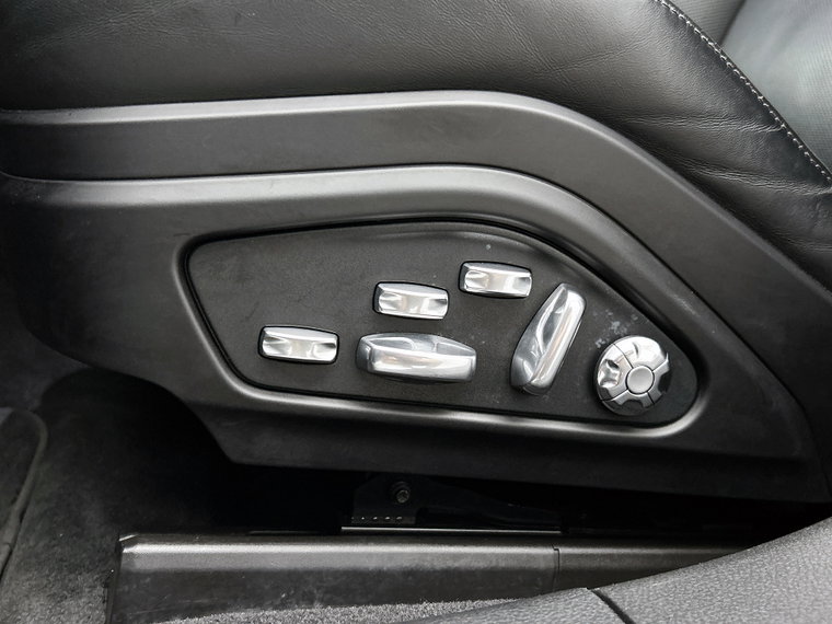 Vehicle Image 24
