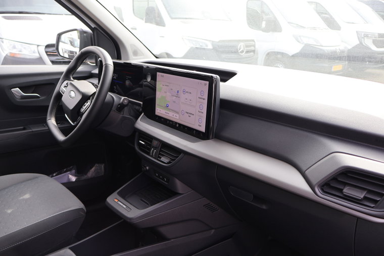 Vehicle Image 38