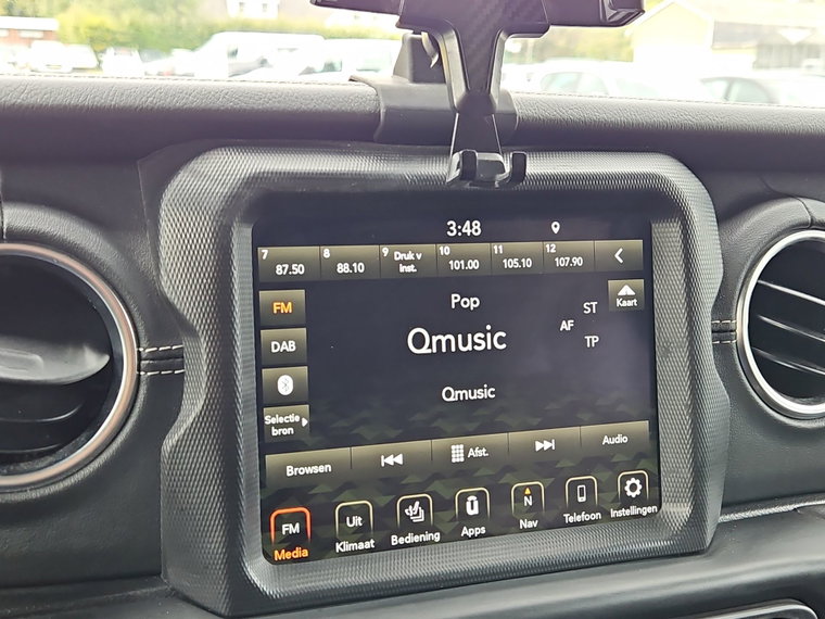 Vehicle Image 18