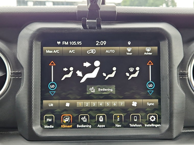 Vehicle Image 26